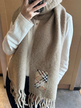China Replica Burberry Scarf 58usd Only